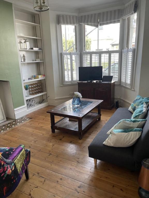 Beautiful Ground Floor Garden Flat Apartment Londra Exterior foto